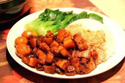 哈鹵鹵汁飯加盟快餐店服務(wù)特征與自助餐廳服務(wù)的對(duì)比分析